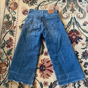 crop Levi wide leg flared jeans!